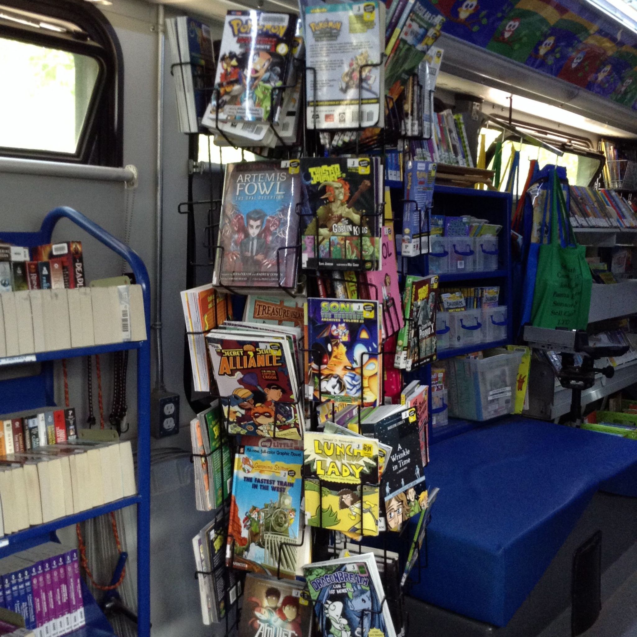 sf_strathconacountylibrarybookmobile_4.6.2015_graphicnovelsrack.jpg
